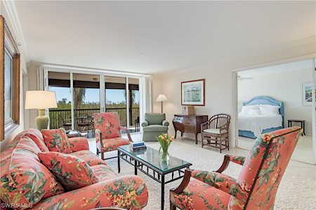 6825 Grenadier Blvd #203 Naples, FL 34108