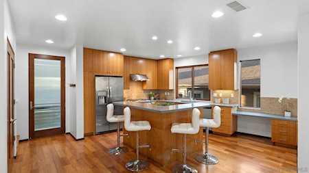 202 W Ivy St San Diego, CA 92101