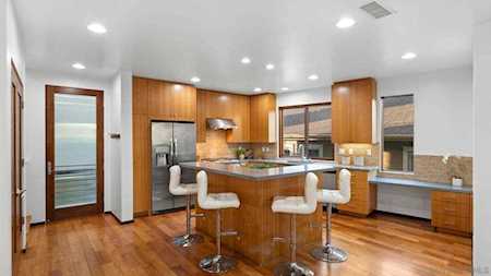 202 W Ivy St San Diego, CA 92101