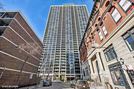 1560 N Sandburg Terrace #1415 Chicago, IL 60610