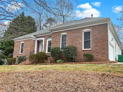 10008 Lattice Ct Charlotte, NC 28269