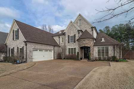 854 Six Oaks Ln Collierville, TN 38017