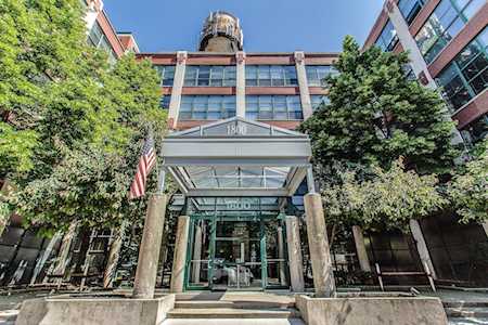 1800 W Roscoe St #514 Chicago, IL 60657
