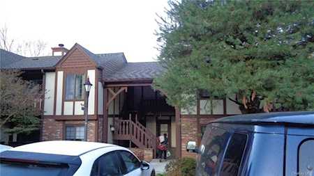 121 Foxwood Circle Mount Kisco, NY 10549