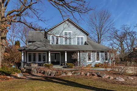 1510 Woodland Dr Deerfield, IL 60015