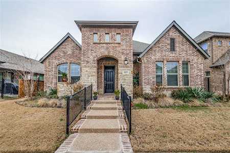 4423 English Maple Drive Arlington, TX 76005