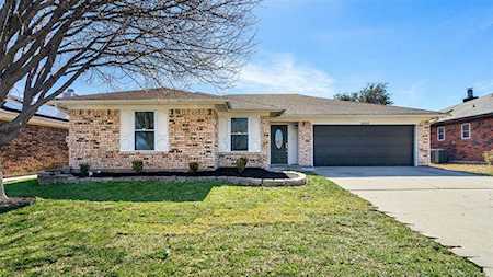 6464 Whitehurst Drive Watauga, TX 76148