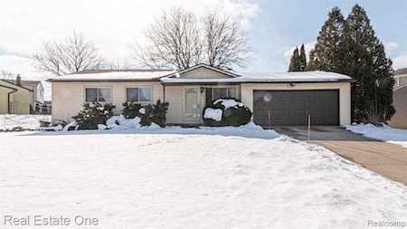 393 Winchester St South Lyon, MI 48178