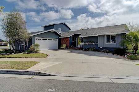 2826 Francis Ln Costa Mesa, CA 92626