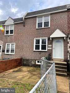 228 Crestwood Dr Clifton Heights, PA 19018