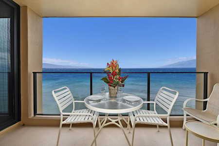 110 Kaanapali Shores Pl #1215 Lahaina, HI 96761