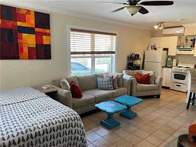 4652 N Poinciana St #4 Lauderdale By The Sea, FL 33308