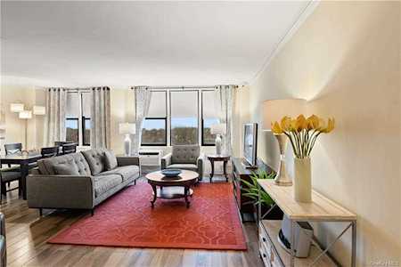 3121 Middletown Rd #6M Bronx, NY 10461