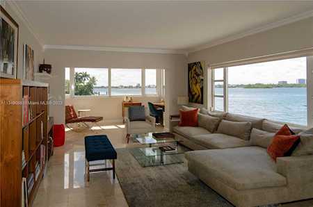10300 W Bay Harbor Dr #2C Bay Harbor Islands, FL 33154