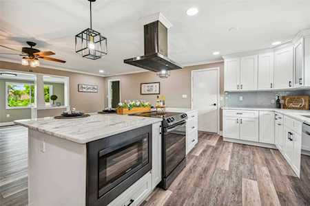1434 Hill Dr Belleair Bluffs, FL 33770