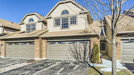 3135 N Daniels Ct Arlington Heights, IL 60004