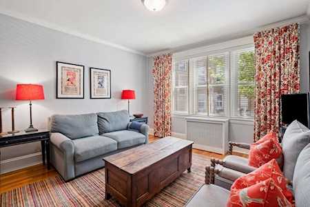231 Freeman St #2 Brookline, MA 02446
