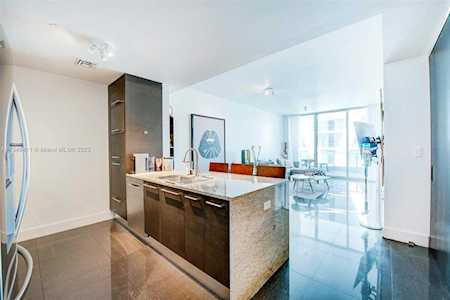 900 Biscayne Blvd #4110 Miami, FL 33132