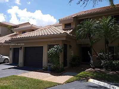 16315 Malibu Dr #74 Weston, FL 33326