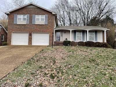 2915 Walnut Crest Dr Antioch, TN 37013