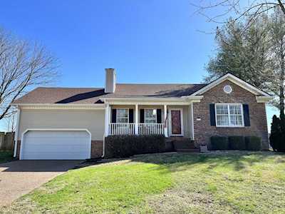2730 Douglas Ln Thompsons Station, TN 37179
