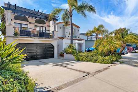 219 N Dianthus St Manhattan Beach, CA 90266