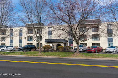 4875 Sherburn Ln #3F Louisville, KY 40207