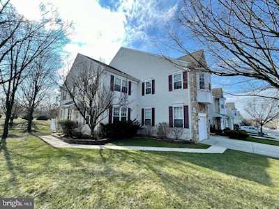 23 Andover Ct Bordentown, NJ 08505