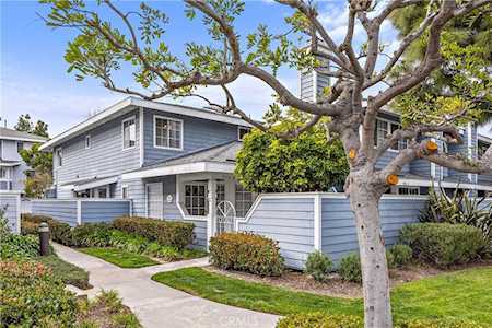 19116 Queensport Ln #E Huntington Beach, CA 92646