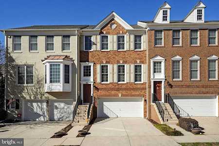 2406 Huntington Park Dr Alexandria, VA 22303