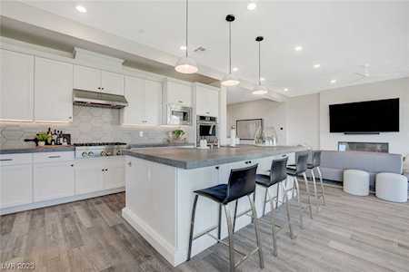 120 Los Cabos Dr #402 Las Vegas, NV 89144