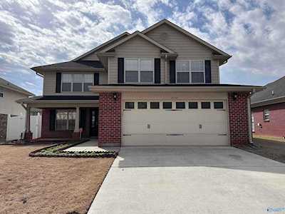 2524 Oak Place Drive Huntsville, AL 35803