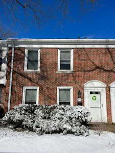 1627 Pebblecreek Dr #1627 Glenview, IL 60025