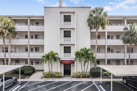 1524 Lakeview Rd #204 Clearwater, FL 33756