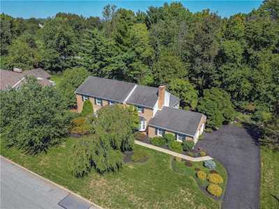 2962 Fairfield Dr Allentown, PA 18103