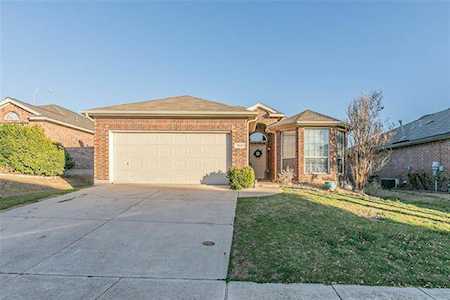 5028 Royal Burgess Drive Fort Worth, TX 76135