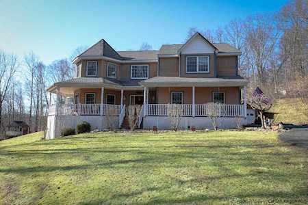 26 Dorothy Dr Pine Bush, NY 12566