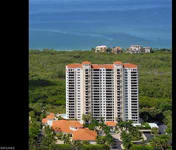 7425 Pelican Bay Blvd #405 Naples, FL 34108
