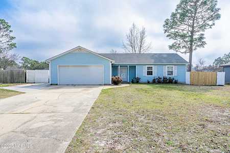102 Avon Drive Hubert, NC 28539