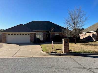 3806 Meadowmere Lane Arlington, TX 76001