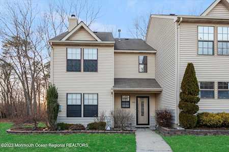 600 Violet Ln Jackson, NJ 08527