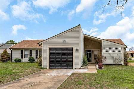 5800 Woodside Ln Portsmouth, VA 23703