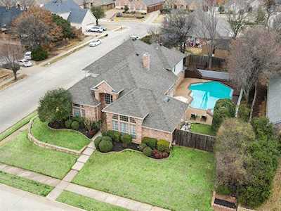 1001 Carousel Drive Bedford, TX 76021