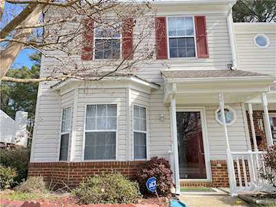 201 Wrought Iron Bend Yorktown, VA 23693
