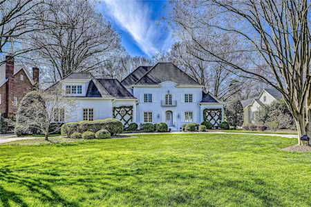 2226 Vernon Dr Charlotte, NC 28211