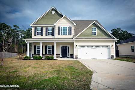 1204 Skipjack Court New Bern, NC 28562