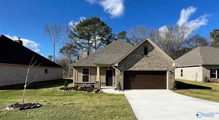 132 Kambry Grove Drive Huntsville, AL 35811