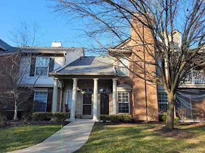 3637 Tremonte Rochester, MI 48306