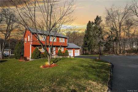 23 Bonnie Hollow Lane Montrose, NY 10548