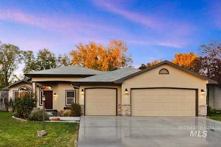 1106 W Greenhead St Meridian, ID 83642-2897